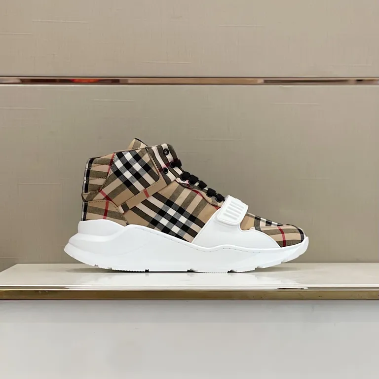 Burberry Shoe 